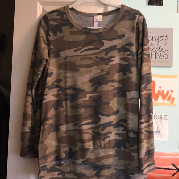 Alya Tops - Camouflage long sleeve